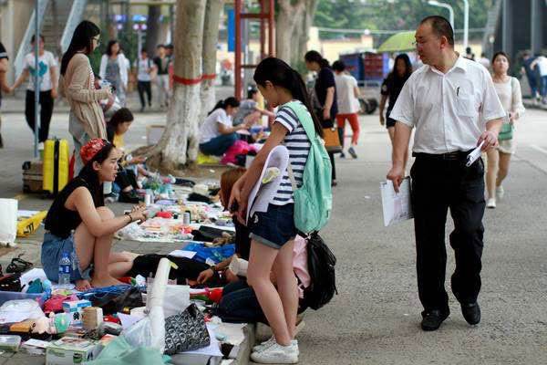 摆地摊卖衣服的技巧和方法有哪些？(图3)